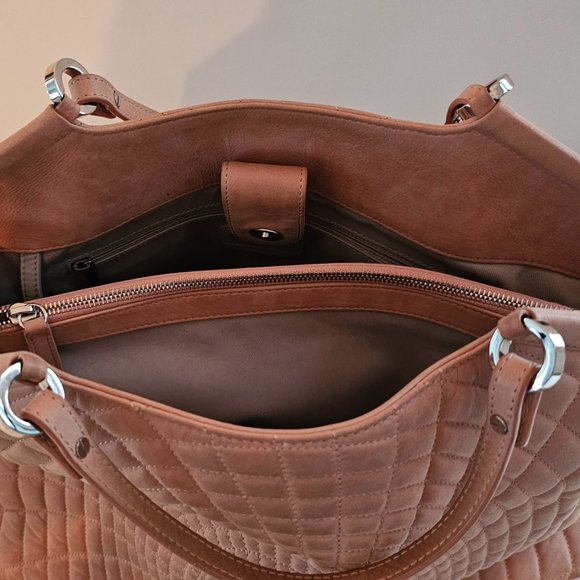 CHANEL -Spiral Sea Tote Quilted Iridescent Calfskin Bag! -AUTHENTIC! - Picture 7 of 16